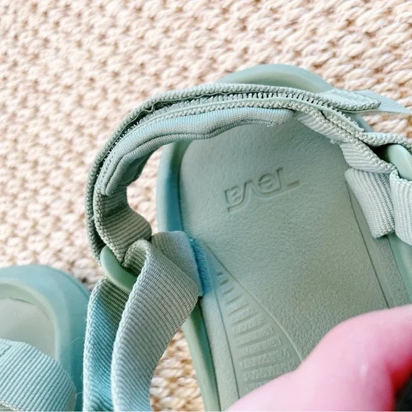 Teva Women's Hurricane Xlt2 Green - women’s 10 - worn once - Picture 5 of 7